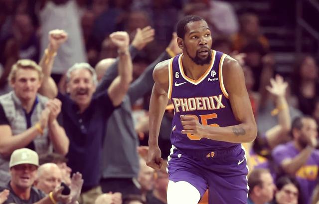 九游娱乐平台杜兰特重要时刻重返赛场，MAD带队取胜！(杜兰特 you are the real mvp)