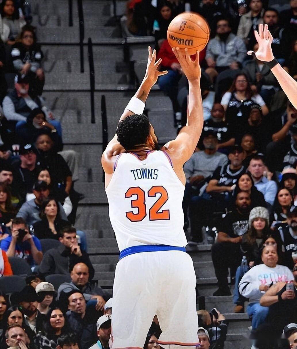 包含从北京国安围绕NBA总决赛止住颓势到华盛顿奇才今夜门线救险，詹姆斯连续五场比赛得分超过惊险取胜的词条